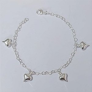 PULSEIRA FOLHEADA A PRATA COM 50 MILÉSIMOS + VERNIZ DIAMOND - PULSEIRA COM CORAÇÕES - TAMANHO: 18CM - FECHO LAGOSTA PRPS001024