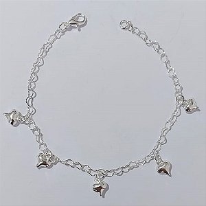 PULSEIRA FOLHEADA A PRATA COM 50 MILÉSIMOS + VERNIZ DIAMOND - PULSEIRA COM CORAÇÕES DUPLOS - TAMANHO: 18CM - FECHO LAGOSTA PRPS001027