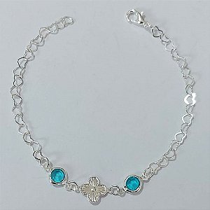 PULSEIRA FOLHEADA A PRATA COM 50 MILÉSIMOS + VERNIZ DIAMOND - PULSEIRA TREVO COM PEDRAS AZUÍS - TAMANHO: 18CM - FECHO LAGOSTA PRPS001042