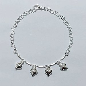 PULSEIRA FOLHEADA A PRATA COM 50 MILÉSIMOS + VERNIZ DIAMOND - PULSEIRA CORRENTE CORAÇÃO COM CORAÇÔES LISOS - TAMANHO: 19CM - FECHO LAGOSTA PRPS001062