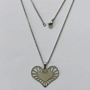 GARGANTILHA EM AÇO INOXIDÁVEL - GARGANTILHA COM PINGENTE CORAÇÃO DESENHADO 28MM - TAMANHO: 45CM - COMPOSIÇÃO: AÇO INOXIDÁVEL - (AÇO1389)ACGG000246