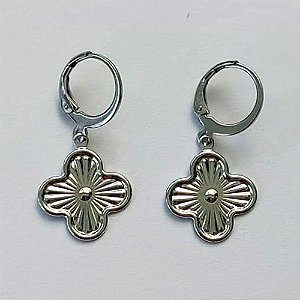 BRINCO EM AÇO INOXIDÁVEL -  BRINCO TRANQUETA (ARGOLINHA DE PRESSÃO) EM AÇO INOXIDÁVEL PINGENTE VAN CLEEF  12MM - (AÇO1407) ACBR000210