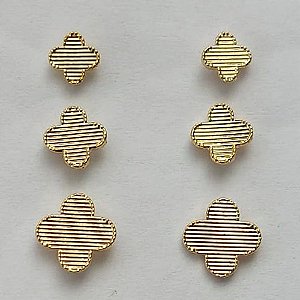 BRINCO FOLHEADO A OURO - BANHADO COM 5 MILÉSIMOS + VERNIZ DIAMOND -  TRIO DE BRINCO DE PINO VAN CLEFF 6/5/4MM - (OURO228) OUBR000196