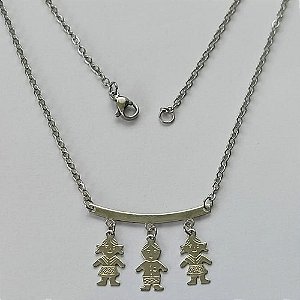 GARGANTILHA EM AÇO INOXIDÁVEL - (ACO03C) - GARGANTILHA PINGENTE CANGA 2 MENINAS E 1 MENINO - TAMANHO 45CM - FECHO LAGOSTA - COMPOSIÇÃO: AÇO INOXIDÁVEL - (AÇO1490)ACGG000288