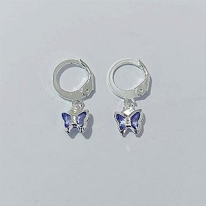 BRINCO FOLHEADA A PRATA COM 50 MILÉSIMOS + VERNIZ DIAMOND - BRINCO ARGOLA DE PRESSÃO INFANTIL BORBOLETA LILÁS DE VIDRO 7MM PRBR001102