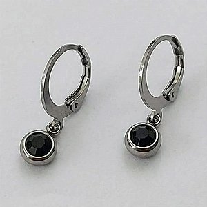 BRINCO EM AÇO INOXIDÁVEL - BRINCO ARGOLA DE PRESSÃO COM PINGENTE SOLITÁRIO EM ZIRCÔNIA NEGRA 6MM - COMPOSIÇÃO: AÇO INOXIDÁVEL - (AÇO1594)ACBR000216