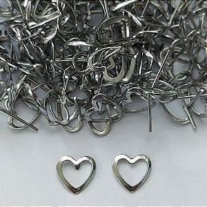BRINCO EM AÇO INOXIDÁVEL - BRINCO DE PINO CORAÇÃO VAZADO 8MM - COMPOSIÇÃO: AÇO INOXIDÁVEL - (AÇO1629)ACBR000239