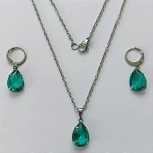 CONJUNTO EM AÇO INOXIDÁVEL - (AÇO03) CONJUNTO COM CORRENTE 50CM E BRINCOS ARGOLAS DE PRESSÃO COM PINGENTES EM ZIRCÔNIAS VERDES 10X14MM - COMPOSIÇÃO: AÇO INOXIDÁVEL - (AÇO1665) ACCJ000068