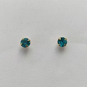 BRINCO FOLHEADO A OURO - BANHADO COM 5 MILÉSIMOS + VERNIZ DIAMOND -  BRINCO DE PINO STRASS AZUL CLARO 3MM - (OURO253)OUBR000210