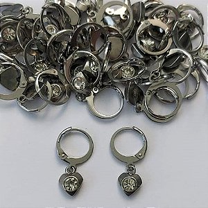 BRINCO EM AÇO INOXIDÁVEL- BRINCOS ARGOLAS DE PRESSÃO COM PINGENTE CORAÇÃO COM ZIRCÔNIA 6MM - COMPOSIÇÃO: AÇO INOXIDÁVEL - (AÇO1752)- ACBR000282