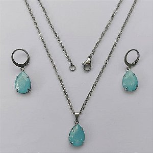 CONJUNTO EM AÇO INOXIDÁVEL - (AÇO03) GARGANTILHA COM CORRENTE 50CM E PINGENTE EM RESINA AZUL COM BRILHOS 3X7MM - COMPOSIÇÃO: AÇO INOXIDÁVEL - AÇO1812 ACCJ000087