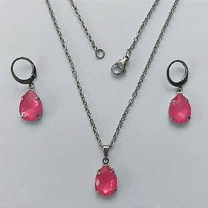 CONJUNTO EM AÇO INOXIDÁVEL - (AÇO03) GARGANTILHA COM CORRENTE 50CM E PINGENTE EM RESINA ROSA 3X7MM - COMPOSIÇÃO: AÇO INOXIDÁVEL - (AÇO1837 )ACCJ000092