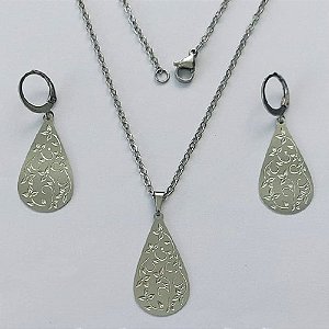 CONJUNTO EM AÇO INOXIDÁVEL - (AÇO03) GARGANTILHA COM CORRENTE 50CM E PINGENTE GOTA DESENHADA 20X9MM E BRINCO ARGOLA DE PRESSÃO COM PINGENTE GOTA DESENHADA 20X9MM- COMPOSIÇÃO: AÇO INOXIDÁVEL - (AÇO1842) ACCJ000097