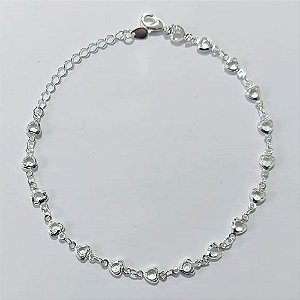PULSEIRA FOLHEADA A PRATA COM 50 MILÉSIMOS + VERNIZ DIAMOND - PULSEIRA COM CORAÇÕES EM PEDRA CRISTAIS - TAMANHO: 18CM + EXTENSOR E FECHO LAGOSTA PRPS001127