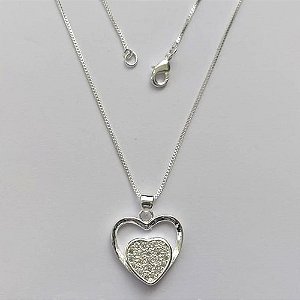 GARGANTILHA FOLHEADA A PRATA COM 50 MILÉSIMOS + VERNIZ DIAMOND- GARGANTILHA CORRENTE VENEZIANA 45CM PINGENTE CORAÇÃO VAZADO COM MICRO ZIRCÔNIAS 14MM - FECHO LAGOSTA (PRA180) PRGG001405