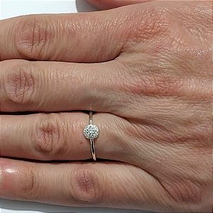 ANEL FOLHEADO A PRATA COM 50 MILÉSIMOS + VERNIZ DIAMOND COM MICRO ZIRCÔNIAS E ZIRCÔNIA REDONDA PRAN000075