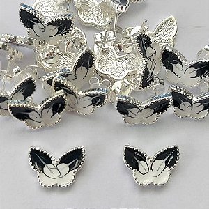 BRINCO FOLHEADO A PRATA COM 50 MILÉSIMOS + VERNIZ DIAMOND - BRINCO DE PINO BORBOLETA PRETA COM BRANCA 8MM (PRA212) PRBR001117