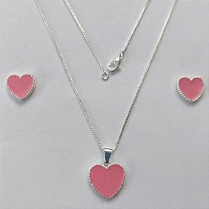 CONJUNTO FOLHEADO A PRATA COM 50 MILÉSIMOS + VERNIZ DIAMOND - CONJUNTO COM CORRENTE VENEZIANA 45CM - BRINCOS DE PINO CORAÇÃO ESMALTADO 11MM E PINGENTE EM CORAÇÃO ESMALTADO ROSA 15MM - (PRA230) PRCJ000161