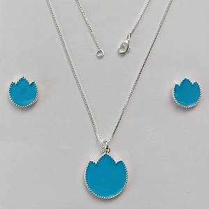 CONJUNTO FOLHEADO A PRATA COM 50 MILÉSIMOS + VERNIZ DIAMOND - CONJUNTO COM CORRENTE VENEZIANA 45CM - BRINCOS DE PINO FLOR ESMALTADA 14MM E PINGENTE EM FLOR ESMALTADA AZUL 20MM - (PRA223) PRCJ000177