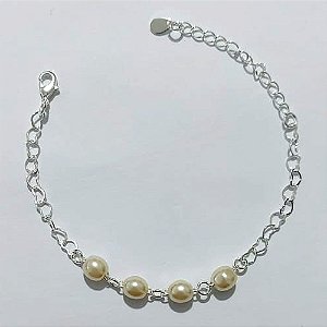 PULSEIRA FOLHEADA A PRATA COM 50 MILÉSIMOS + VERNIZ DIAMOND - PULSEIRA 12CM CORRENTE CORAÇÃO E PÉROLAS + EXTENSOR PRPS001144