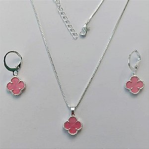 CONJUNTO FOLHEADO A PRATA COM 50 MILÉSIMOS + VERNIZ DIAMOND CORRENTE VENEZIANA 45CM PINGENTE TREVO ROSA 10MM E BRINCOS COM ARGOLA DE PRESSÃO TREVO ROSA 10MM PRCJ000194
