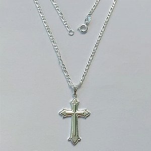 GARGANTILHA FOLHEADA A PRATA COM 50 MILÉSIMOS + VERNIZ DIAMOND - GARGANTILHA CORRENTE 40CM PINGENTE CRUCIFIXO DESENHADO 19X30MM - (PRA308) PRGG001431