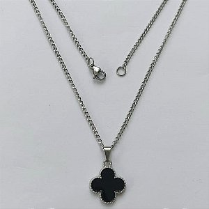 GARGANTILHA EM AÇO INOXIDÁVEL -  GARGANTILHA COM CORRENTE 42CM E PINGENTE TREVO PRETO 11MM - COMPOSIÇÃO: AÇO INOXIDÁVEL - (AÇO1938) ACGG000387