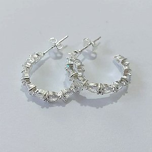 BRINCO FOLHEADA A PRATA COM 50 MILÉSIMOS + VERNIZ DIAMOND - BRINCO DE PINO ARGOLA COM COM ZIRCÔNIAS 22MM PRBR001129