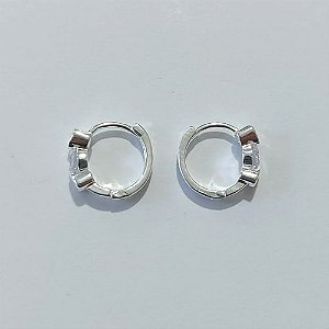 BRINCO FOLHEADA A PRATA COM 50 MILÉSIMOS + VERNIZ DIAMOND - BRINCO DE ARGOLA COM DESENHO CORAÇÃO COM ZIRCÔNIA CRISTAL PRBR001150
