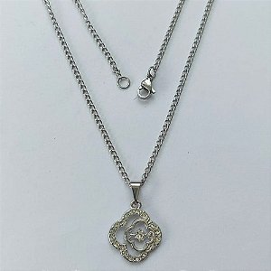 GARGANTILHA EM AÇO INOXIDÁVEL -  GARGANTILHA COM CORRENTE 42CM E PINGENTE VAN CLEEF VAZADO COM CRISTAIS 16MM - COMPOSIÇÃO: AÇO INOXIDÁVEL - (AÇO1965) ACGG000403
