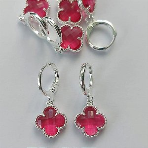 BRINCO FOLHEADO A PRATA COM 50 MILÉSIMOS + VERNIZ DIAMOND - BRINCO ARGOLINHA DE PRESSÃO (TRANQUETA) TIPO VAN CLEEF ROSA VIDRO 10MM (PRA370)(PAR) PRBR0001188