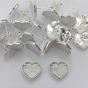 BRINCO FOLHEADO A PRATA COM 50 MILÉSIMOS + VERNIZ DIAMOND - BRINCO DE PINO CORAÇÃO MADRE PÉROLA RESINA 10MM (PRA384) PRBR0001193