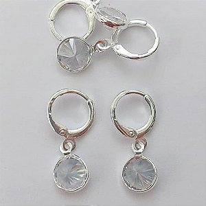 BRINCO FOLHEADO A PRATA COM 50 MILÉSIMOS + VERNIZ DIAMOND - BRINCO DE PRESSÃO (TRANQUETA) ZIRCÔNIA REDONDA 8MM (PRA400) PRBR001201