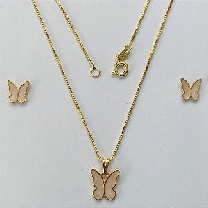 CONJUNTO FOLHEADO A OURO - BANHADO COM 5 MILÉSIMOS + VERNIZ DIAMOND - CONJUNTO COM CORRENTE VENEZIANA 45CM E BRINCOS DE PINO COM PINGENTE BORBOLETA PÉROLA 10MM- (OURO306) OUCJ000050