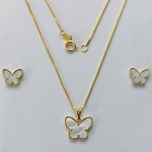 CONJUNTO FOLHEADO A OURO(CJA1056) - BANHADO COM 5 MILÉSIMOS + VERNIZ DIAMOND - CONJUNTO COM CORRENTE VENEZIANA 45CM E BRINCOS DE PINO COM PINGENTE BORBOLETA BRANCA 13MM- (OURO309) OUCJ000053