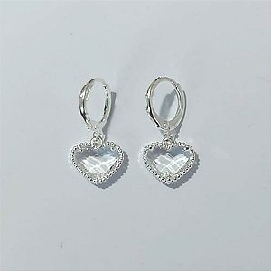 BRINCO FOLHEADO A PRATA COM 50 MILÉSIMOS + VERNIZ DIAMOND ARGOLA DE PRESSÃO CORAÇÃO BRANCO VIDRO 11MM PRBR001236