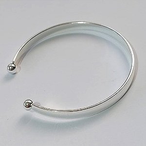 PULSEIRA (BRACELETE) FOLHEADA A PRATA COM 50 MILÉSIMOS + VERNIZ DIAMOND - PULSEIRA (BRACELETE ) LISO COM BOLINHA LARGURA 5MM  (PRA498) PRPS001170