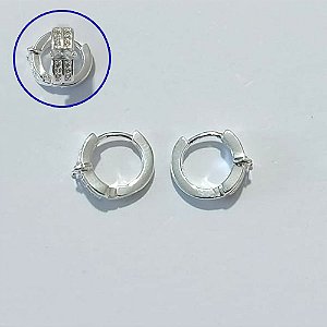 BRINCO FOLHEADO A PRATA COM 50 MILÉSIMOS + VERNIZ DIAMOND - BRINCOS DE ARGOLA COM MICRO ZIRCÔNIAS 12MM PRBR001258