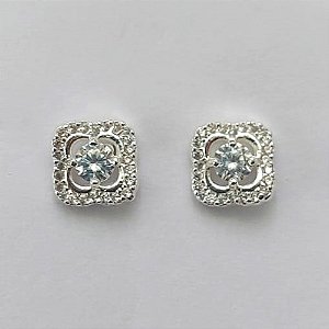 BRINCO FOLHEADA A PRATA COM 50 MILÉSIMOS + VERNIZ DIAMOND -  BRINCOS DE PINO QUADRADO COM MICRO ZIRCÔNIAS 8MM (PRA558) PRBR001267