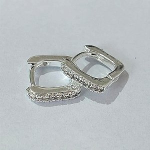 BRINCO FOLHEADA A PRATA COM 50 MILÉSIMOS + VERNIZ DIAMOND - BRINCOS QUADRADOS COM 1 FILEIRA DE MICRO ZIRCÔNIAS 10MM PRBR001304