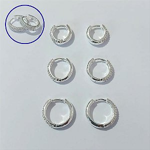 TRIO DE BRINCOS FOLHEADOS A PRATA COM 50 MILÉSIMOS + VERNIZ DIAMOND - TRIO DE BRINCOS ARGOLAS COM 2 FILEIRAS DE MICRO ZIRCÔNIAS 15/12/11MM PRBR001305