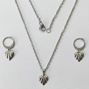 CONJUNTO EM AÇO INOXIDÁVEL - CONJUNTO COM CORRENTE 50CM (AÇO03C) BRINCO ARGOLINHA DE PRESSÃO E PINGENTE CONCHA 11MM - COMPOSIÇÃO: AÇO INOXIDÁVEL - (AÇO2181) ACCJ000117