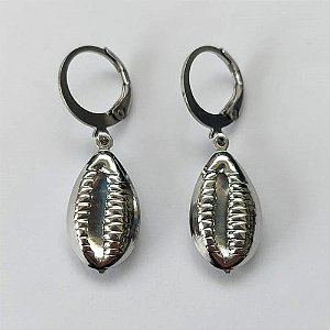 BRINCO EM AÇO INOXIDÁVEL - BRINCO ARGOLINHA DE PRESSÃO COM PINGENTE BUZIOS 19MM - COMPOSIÇÃO: AÇO INOXIDÁVEL - (AÇO2184) ACBR000433