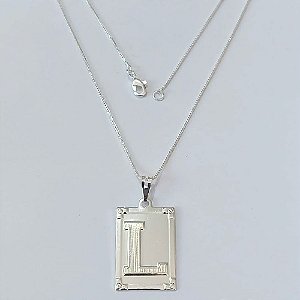GARGANTILHA FOLHEADA A PRATA COM 50 MILÉSIMOS + VERNIZ DIAMOND - GARGANTILHA CORRENTE 45CM PINGENTE PLACA RETANGULAR LETRA " L " 20X28MM - FECHO LAGOSTA - PRGG001495