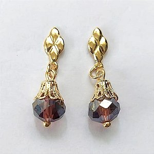 BRINCO FOLHEADO A OURO - BANHADO COM 5 MILÉSIMOS + VERNIZ DIAMOND - BRINCO DE PINO BASE OVAL E CRISTAL AUSTRÍACO 8MM (OURO452) OUBR000300