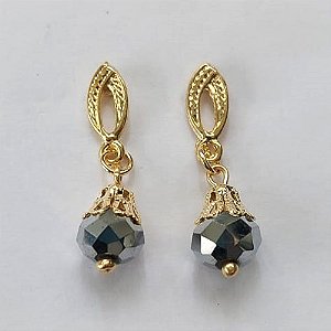 BRINCO FOLHEADO A OURO - BANHADO COM 5 MILÉSIMOS + VERNIZ DIAMOND - BRINCO DE PINO BASE OVAL E CRISTAL AUSTRÍACO 8MM (OURO457) OUBR000302