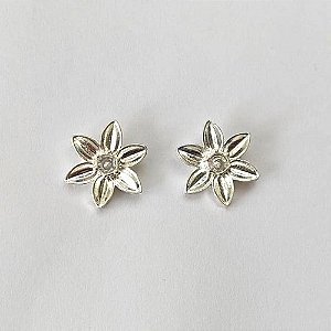 BRINCO FOLHEADO A PRATA COM 50 MILÉSIMOS + VERNIZ DIAMOND - (CRIS) BRINCO DE PINO FLOR COM ZIRCÔNIA 14MM - (PRA613) PRBR001323