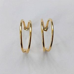 BRINCO FOLHEADO A OURO - BANHADO COM 5 MILÉSIMOS + VERNIZ DIAMOND - ) BRINCO DE PINO ARGOLA DUPLA 19MM - (OURO554) OUBR000349