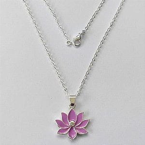 GARGANTILHA FOLHEADO A PRATA COM 50 MILÉSIMOS + VERNIZ DIAMOND FLOR RESINADO E CORRENTE CADEADO DE 45CM- (PRA645) PRGG001483