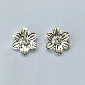 BRINCO FOLHEADO A PRATA COM 50 MILÉSIMOS + VERNIZ DIAMOND - BRINCOS DE PINO FLOR COM ZIRCÔNIA 10MM- (PRA658) PRBR001358